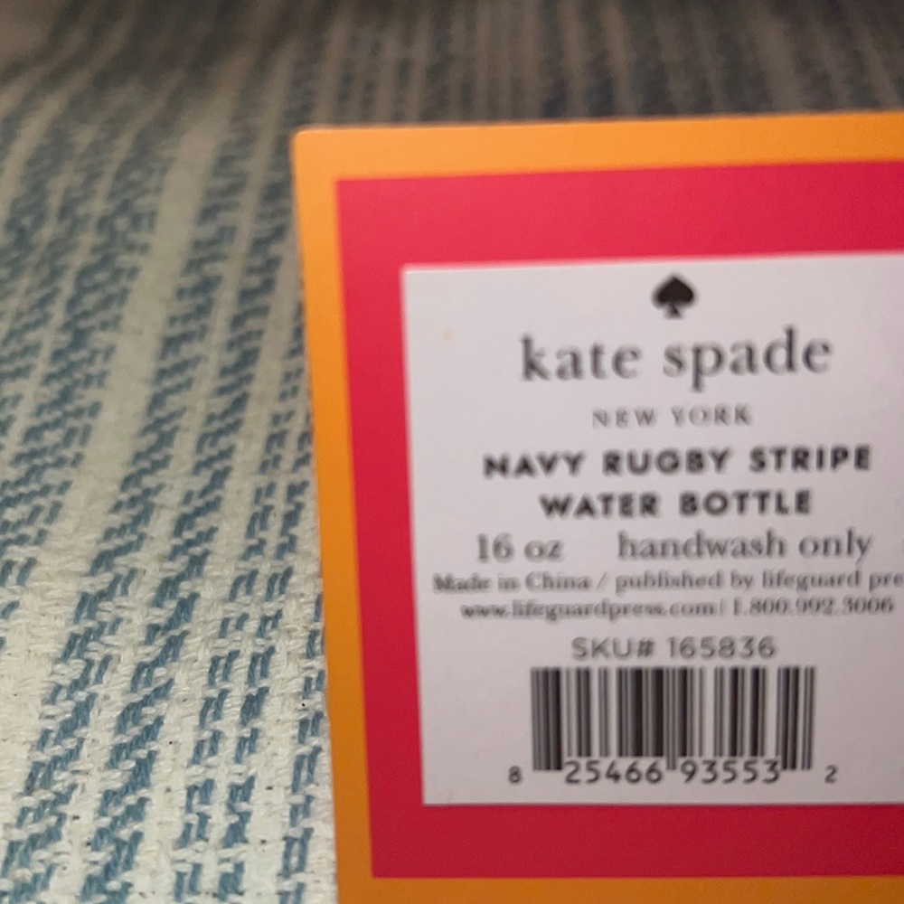 HP! 🎉 Kate spade 16oz Navy rugby stripe water bottle - Picture 4 of 5